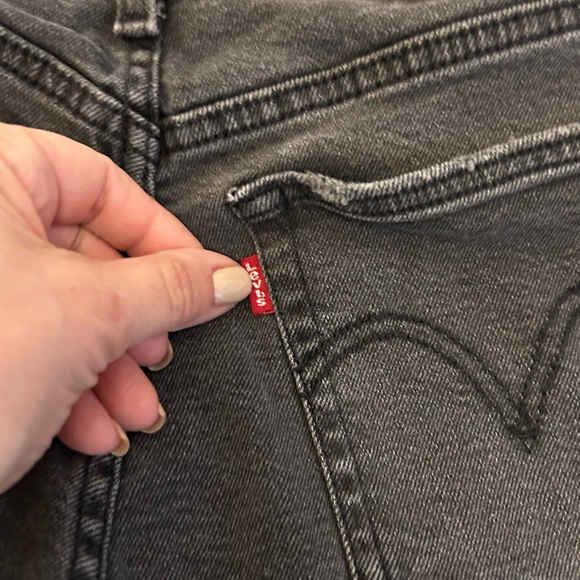 SOLD❗️Levi’s wedgie straight 28 washed black - Picture 3 of 12